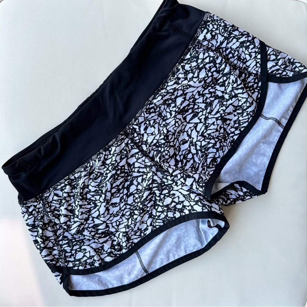 Lululemon Speed Up Shorts - Size 6